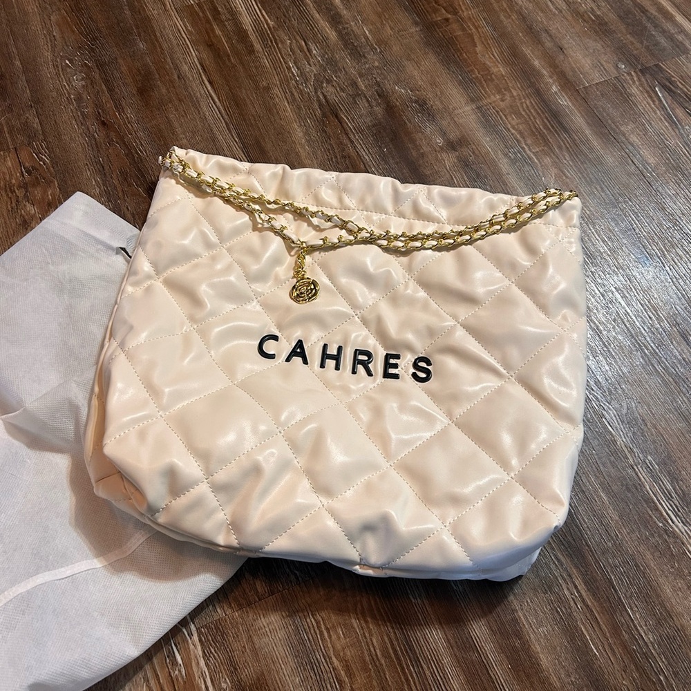 Cahres & Heka drawstring should bag!! NWOT